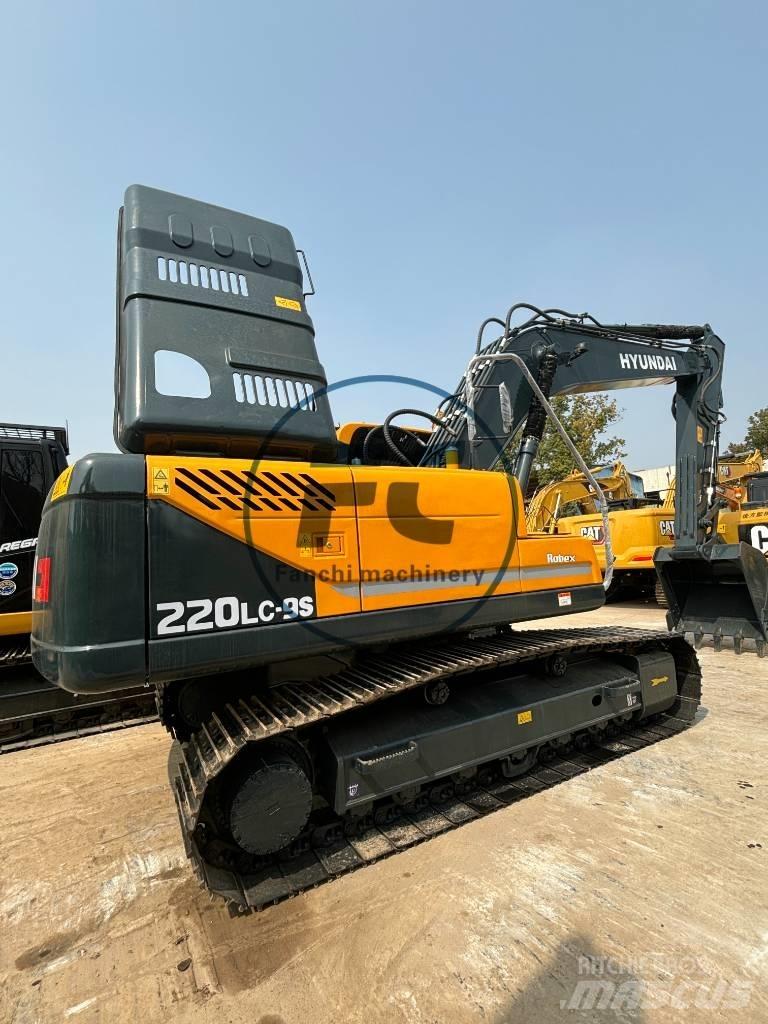 Hyundai 220LC Midi bagri 7t – 12t
