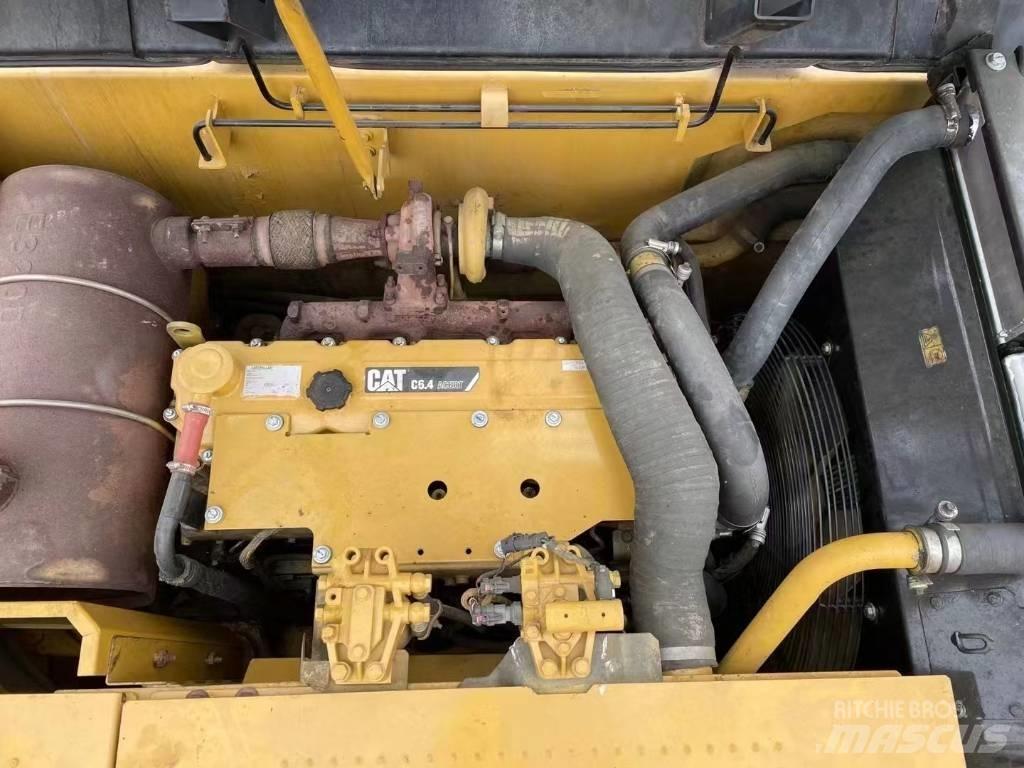 CAT 323 D L Bagri goseničarji
