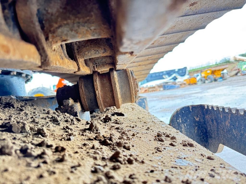 JCB 140X L SV Bagri goseničarji