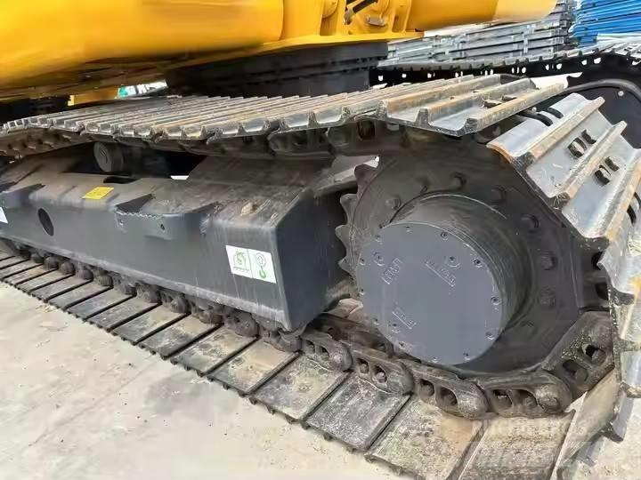 Komatsu PC130 Bagri goseničarji