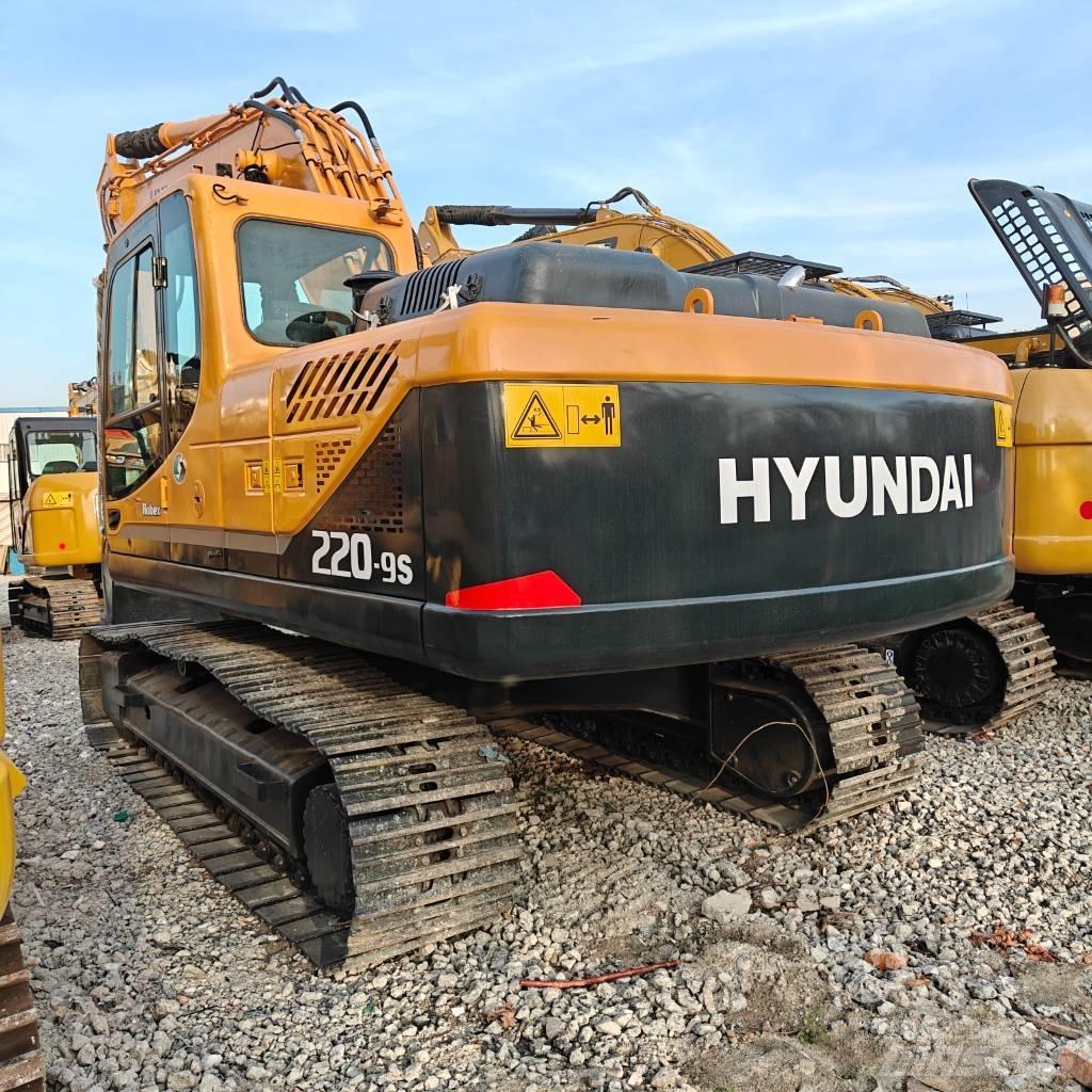 Hyundai R220-9S Bagri goseničarji