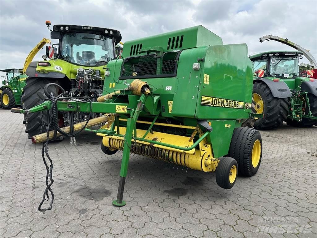 John Deere 575 Balirke (okrogle bale)
