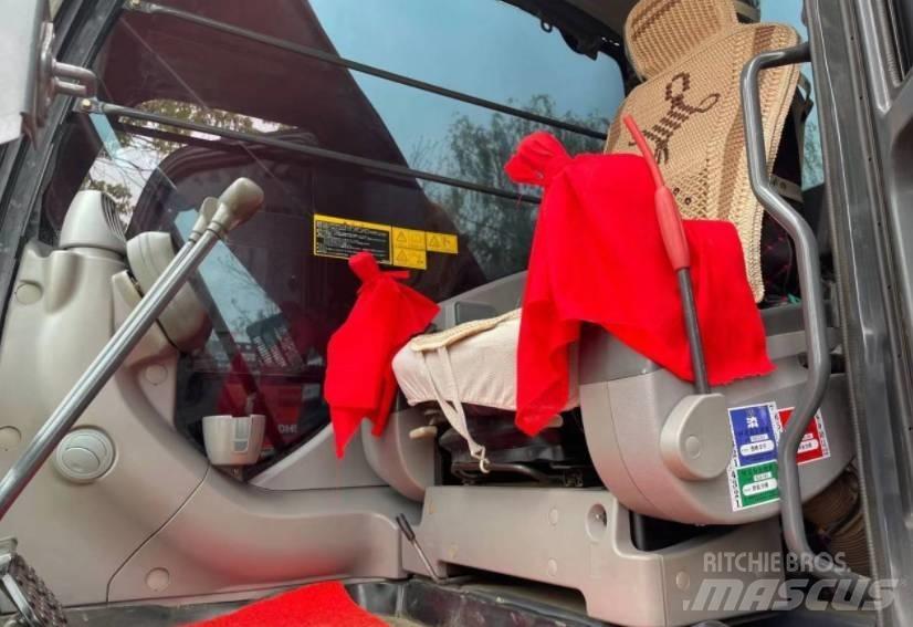 Hitachi 200-3 Bagri goseničarji