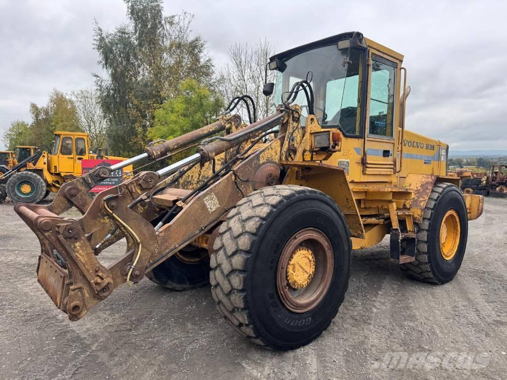 Volvo L 90 Kolesni nakladalci