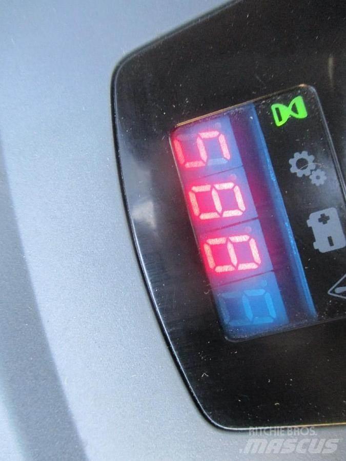 Toyota LPE 250 Električni nizko dvižni viličar