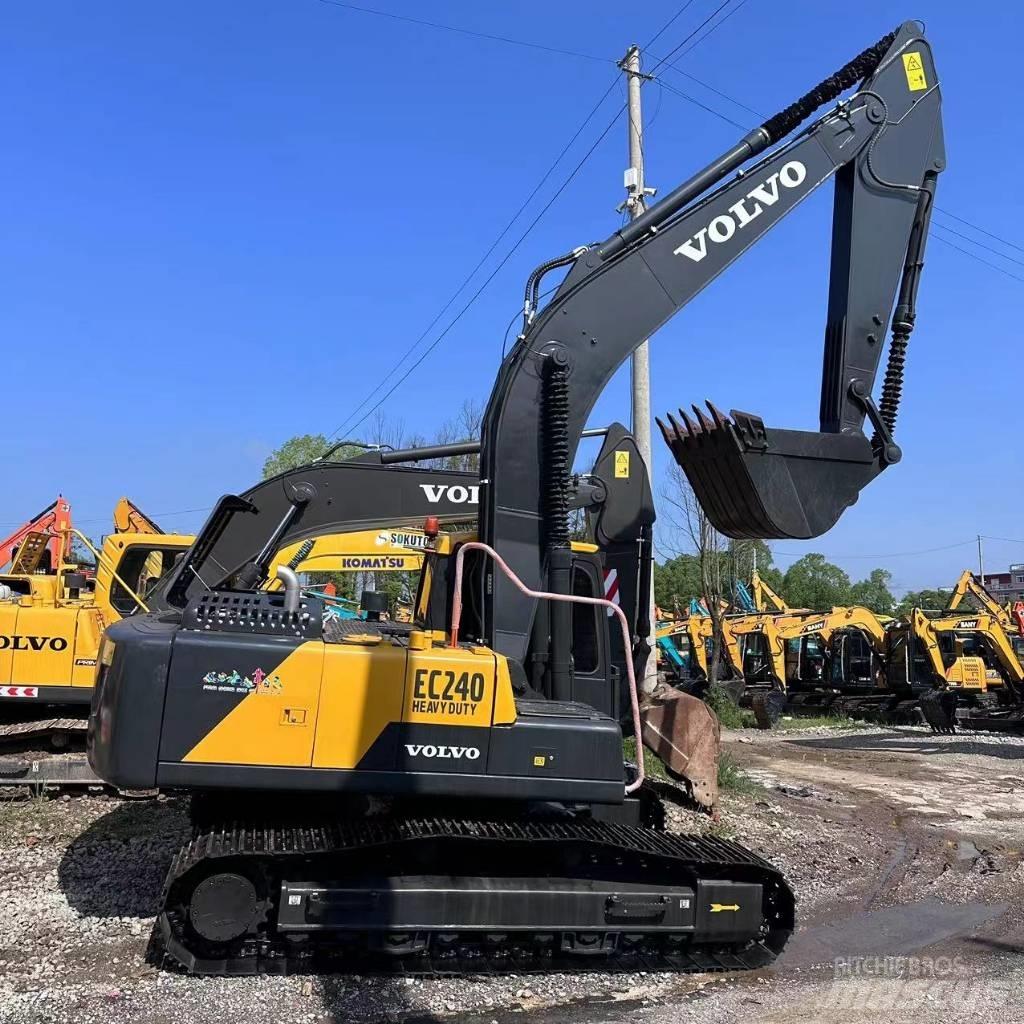 Volvo EC 240 Bagri goseničarji