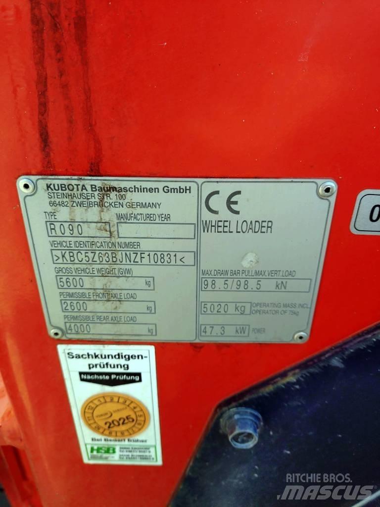 Kubota R 090 Kolesni nakladalci