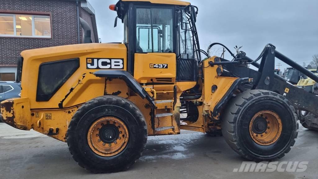JCB 437 HT Kolesni nakladalci