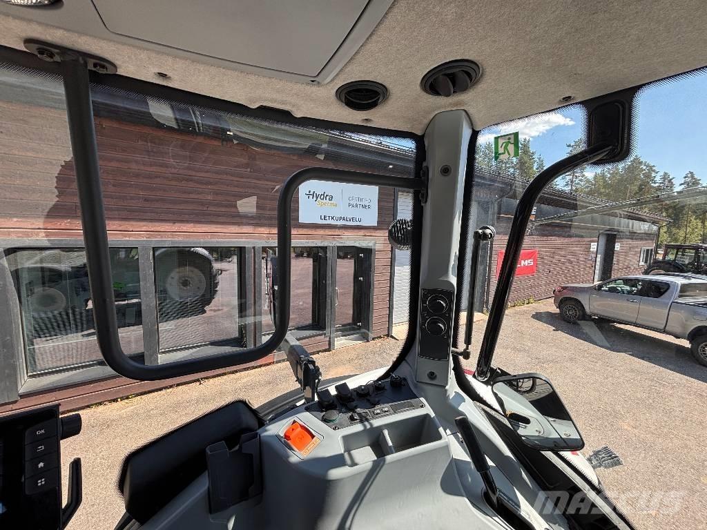 Valtra Q 305 Traktorji