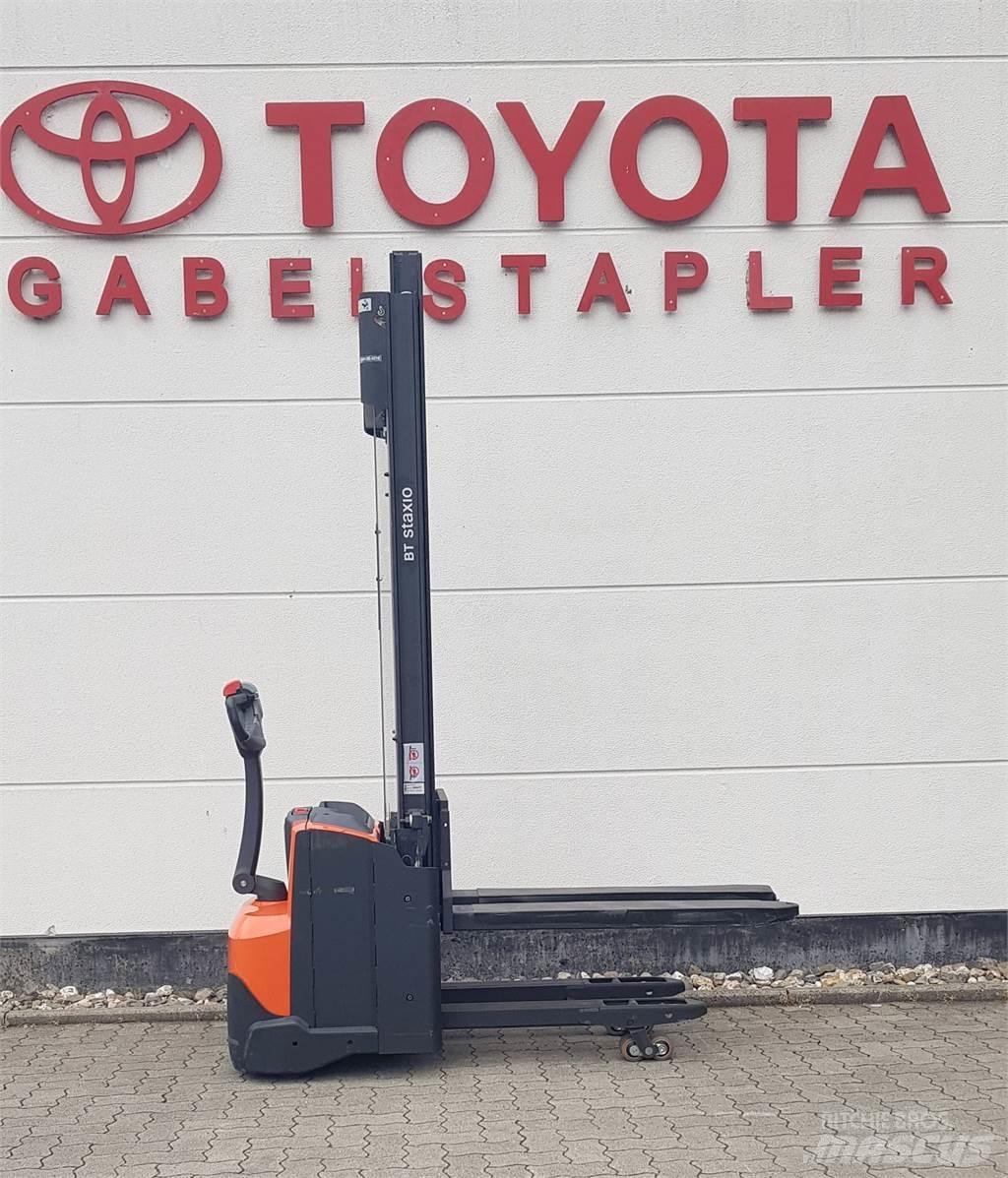 Toyota SWE120L Ročni električni viličar