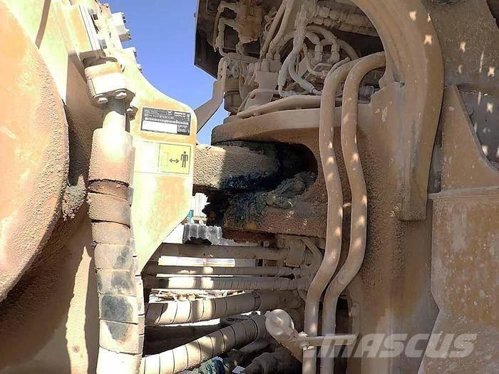 CAT 988K Kolesni nakladalci