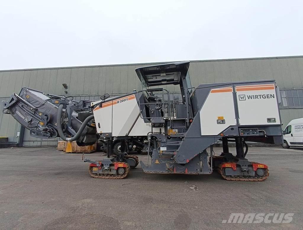 Wirtgen W200Fi Stroji za betonsko galanterijo