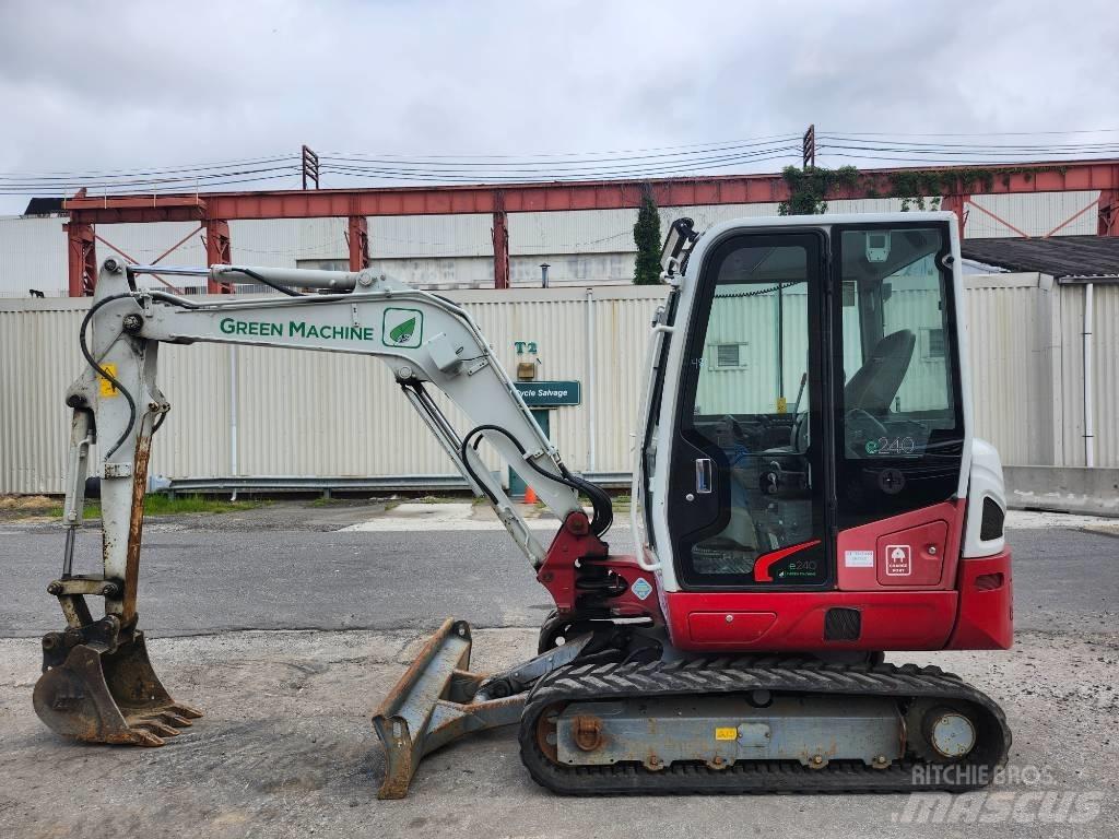 Takeuchi TB 240 Mini bagri <7t