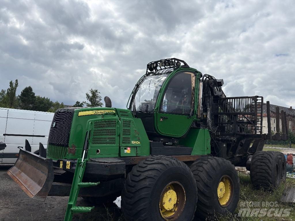 John Deere 1910E Forwarderji