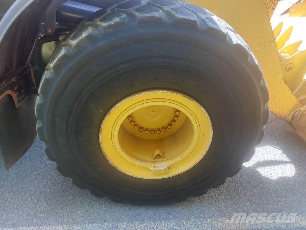 Komatsu WA480-8 Kolesni nakladalci