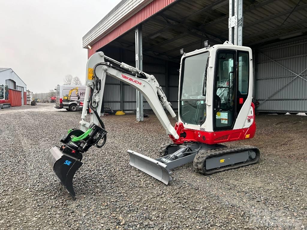 Takeuchi TB320 Mini bagri <7t