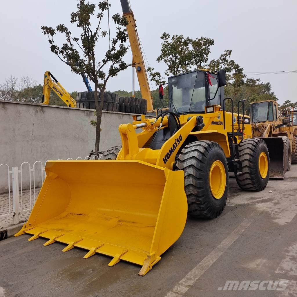 Komatsu WA 380 Kolesni nakladalci