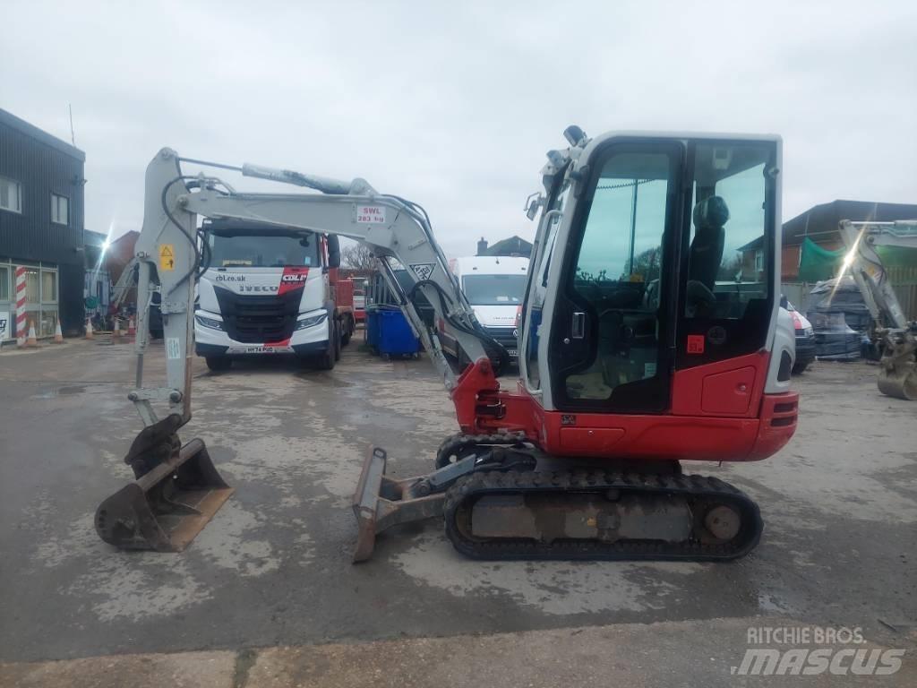 Takeuchi TB 230 Mini bagri <7t
