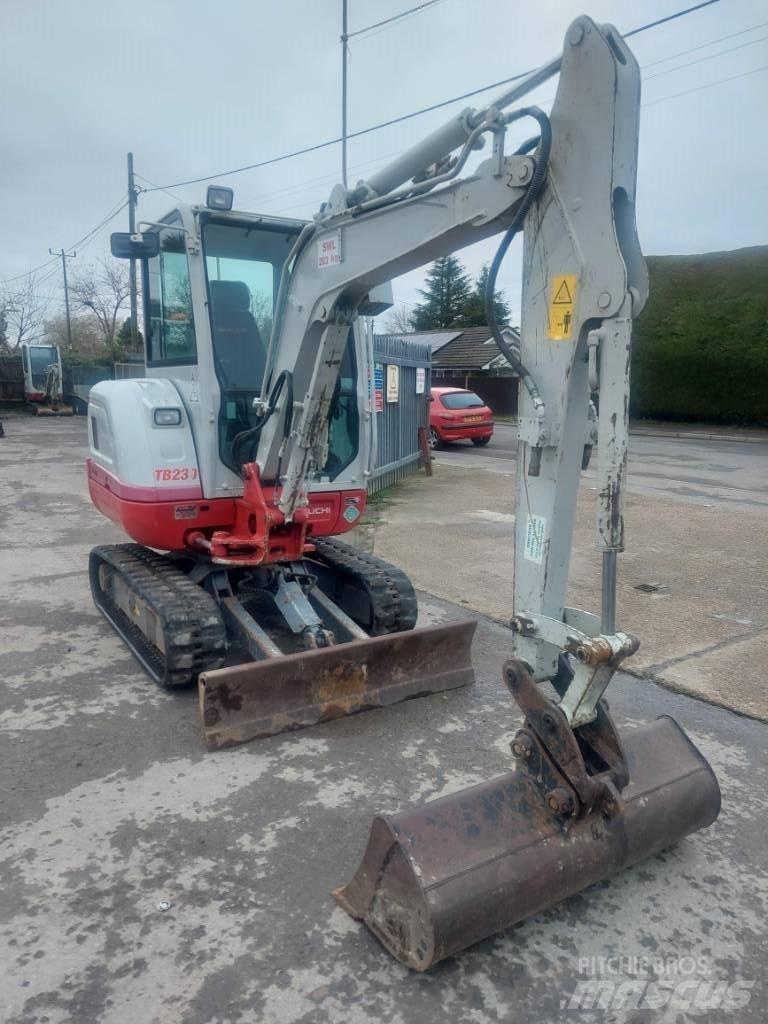 Takeuchi TB 230 Mini bagri <7t