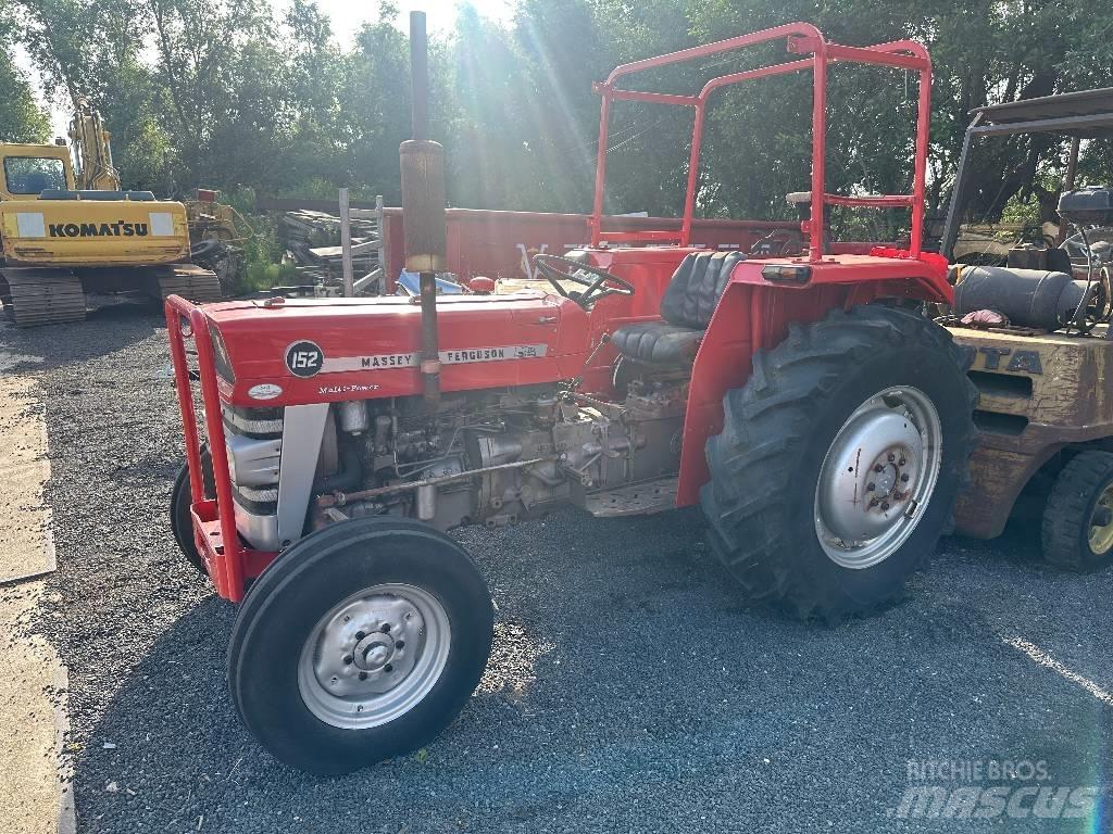 Massey Ferguson 152 Traktorji