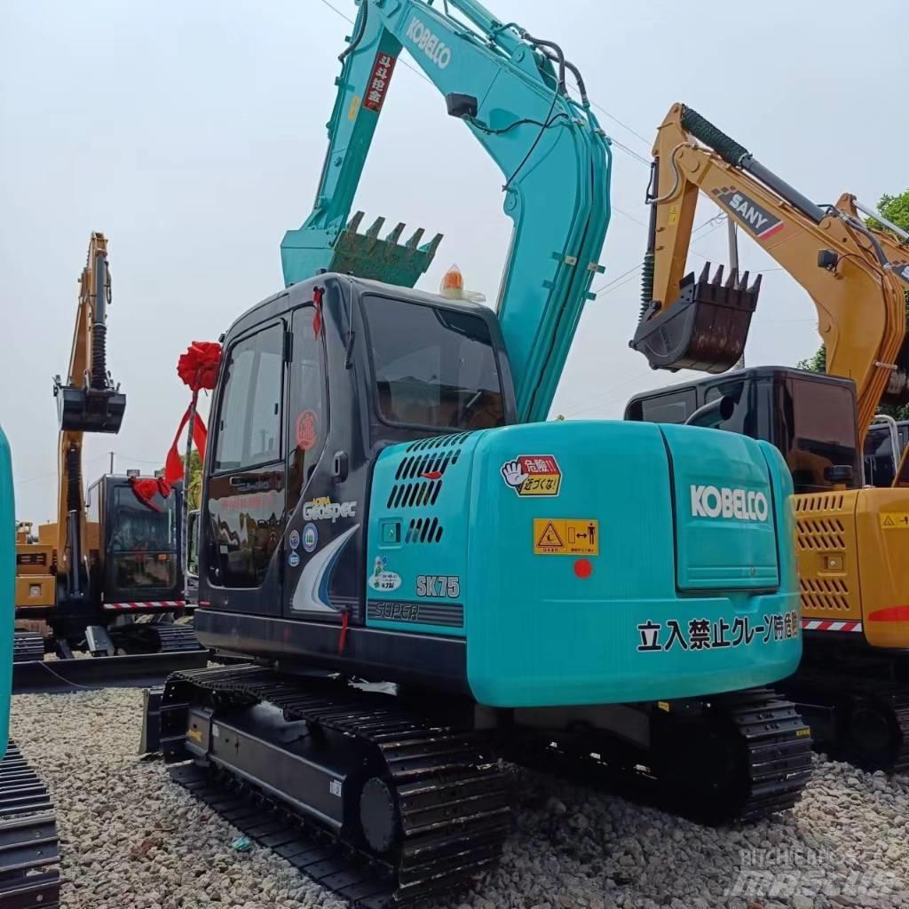 Kobelco SK 75 Bagri goseničarji