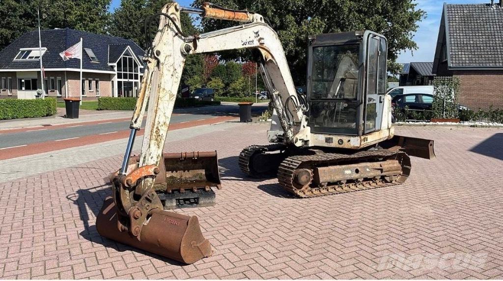 Bobcat X335 Mini bagri <7t