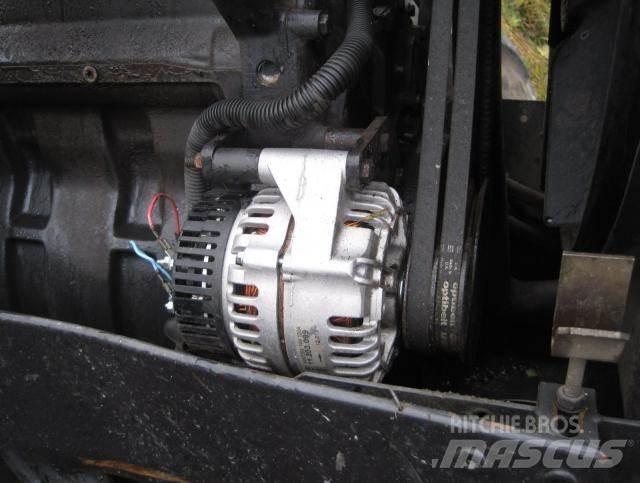 Valtra 8550 Traktorji