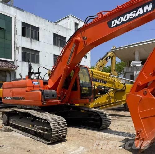Doosan DX225LC Bagri goseničarji