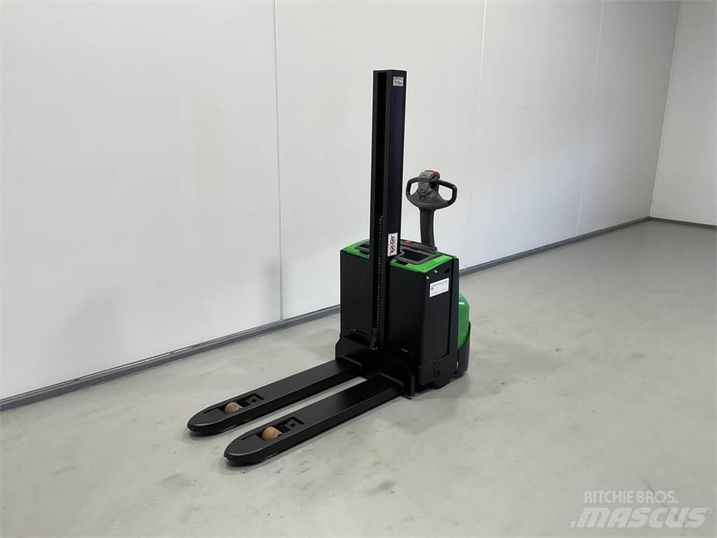 Cesab S208L Samopogonski ročni viličarji