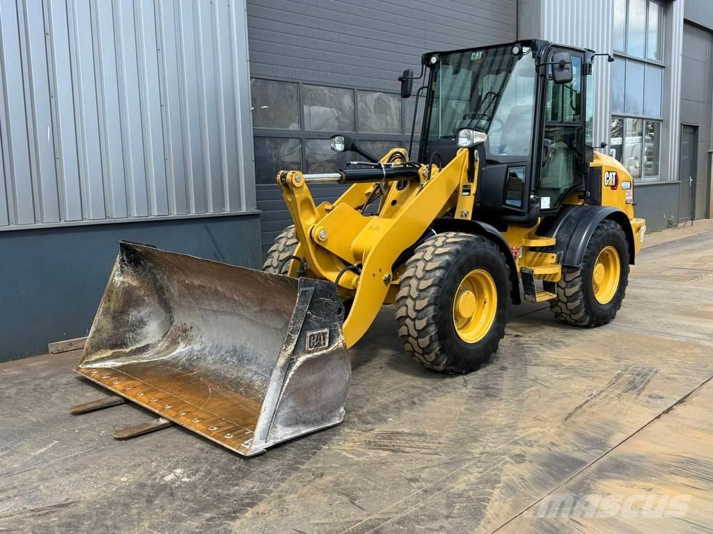 CAT 908M CE + EPA Kolesni nakladalci