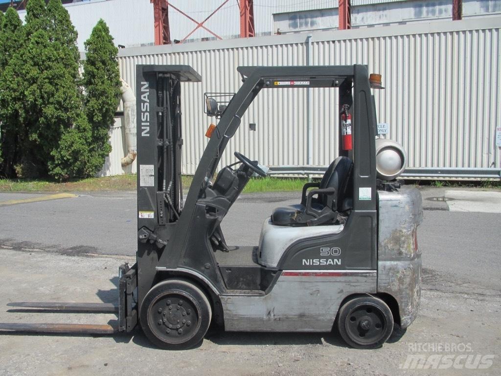 Nissan MCP1F2A25LV Terenski viličar