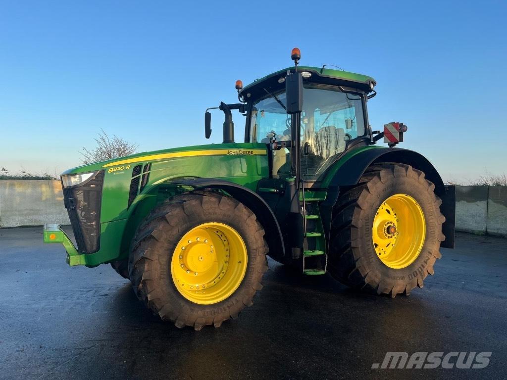 John Deere 8320 R Traktorji