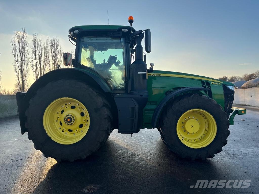 John Deere 8320 R Traktorji