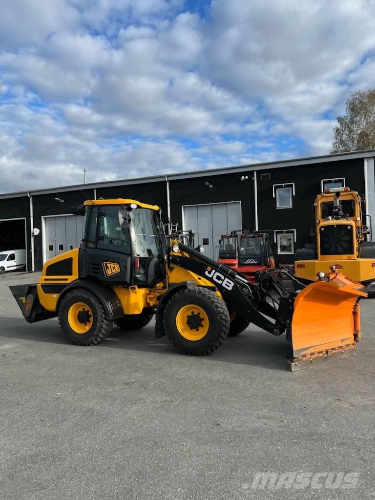 JCB 409 Kolesni nakladalci