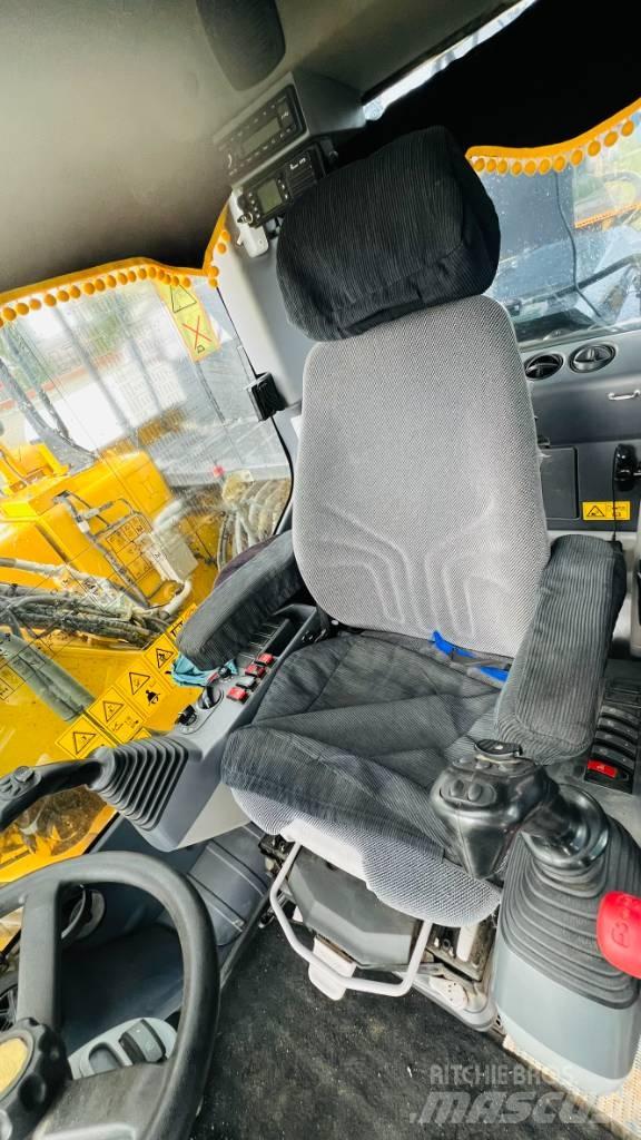 Komatsu PW 158 Bagri na kolesih