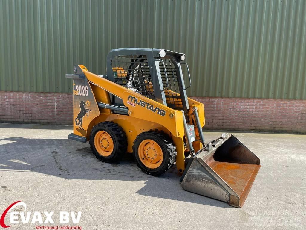 Mustang 2026 Skid steer mini nakladalci
