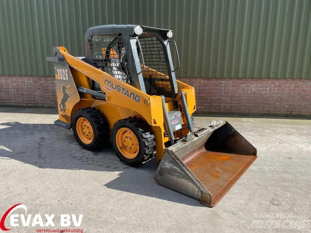 Mustang 2026 Skid steer mini nakladalci