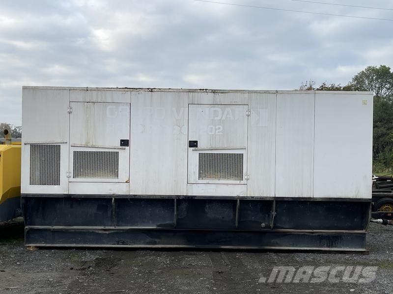 CAT C 18 - 700 Dizelski agregati