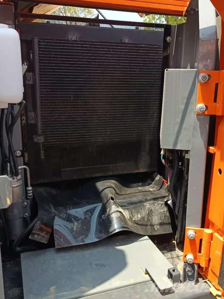 Hitachi ZX 70 Midi bagri 7t – 12t