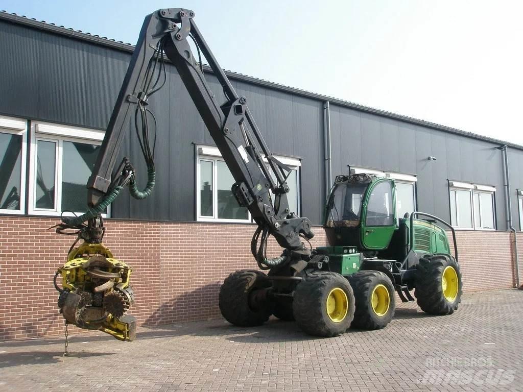 John Deere 1270E Harvesterji