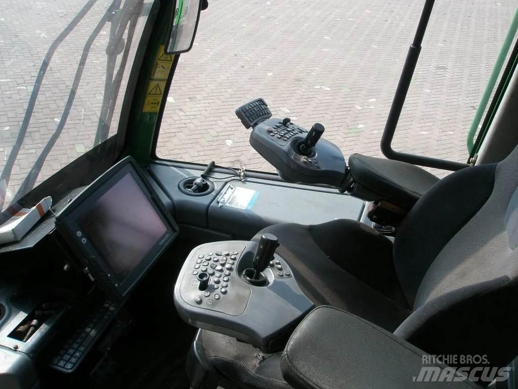 John Deere 1270E Harvesterji