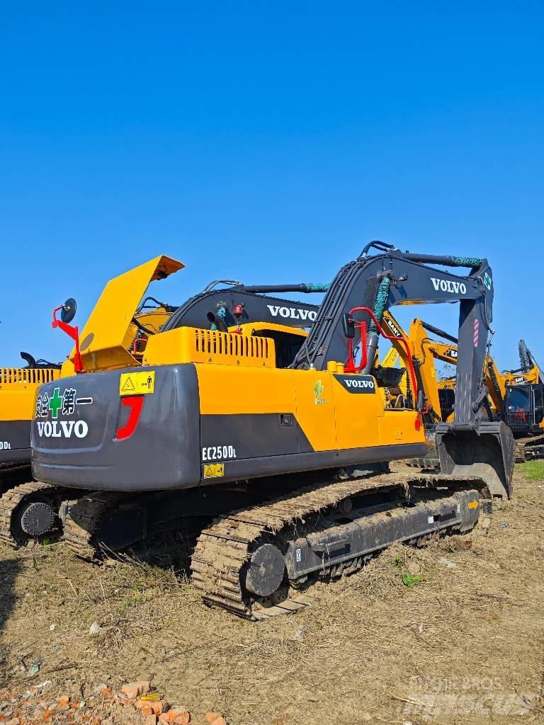 Volvo EC 250 D L Bagri goseničarji