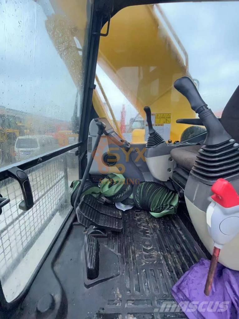 Komatsu PC 220-8 Bagri goseničarji