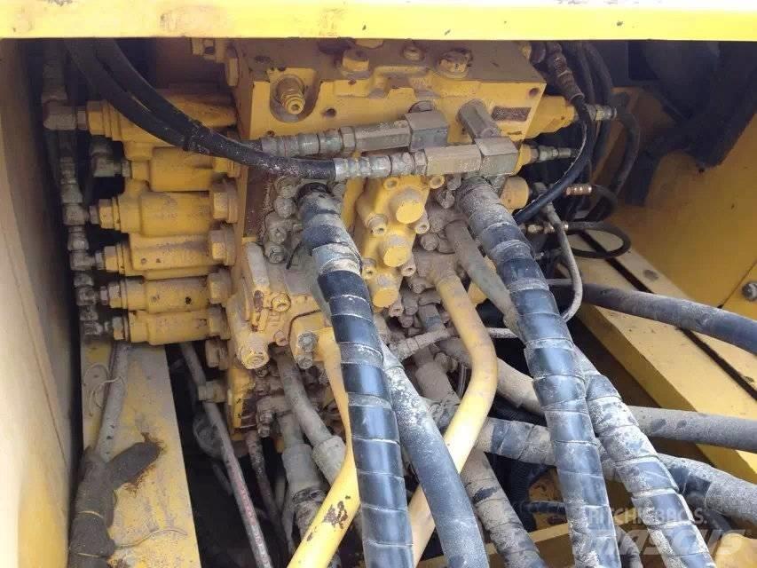 Komatsu pc220-7 Bagri goseničarji