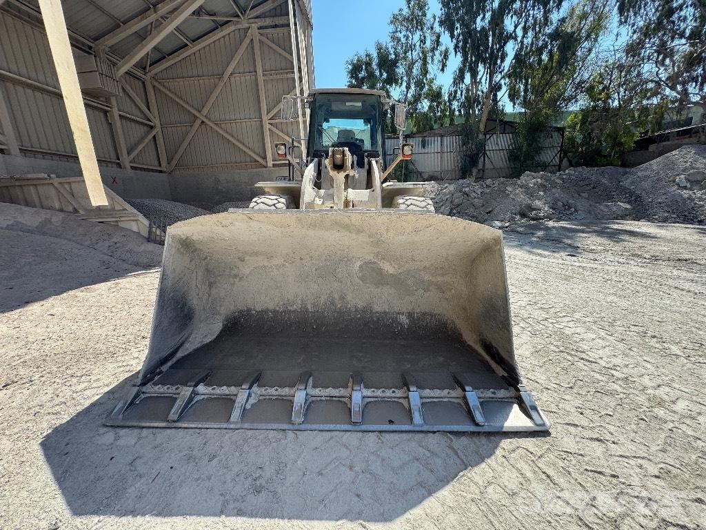 CAT 950 H Kolesni nakladalci