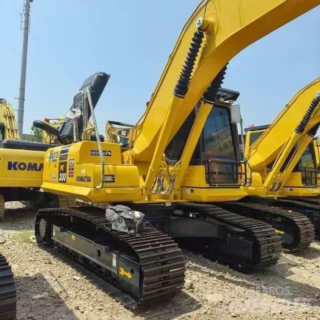 Komatsu PC 200-8 Midi bagri 7t – 12t