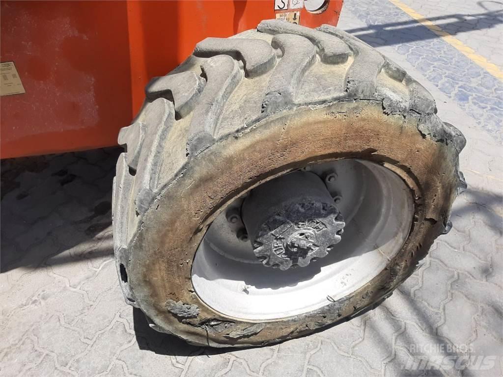 JLG 800AJ Zglobne dvižne ploščadi