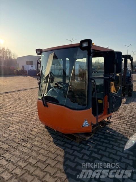 Doosan DL 420-3 CAB Kabine in notranjost