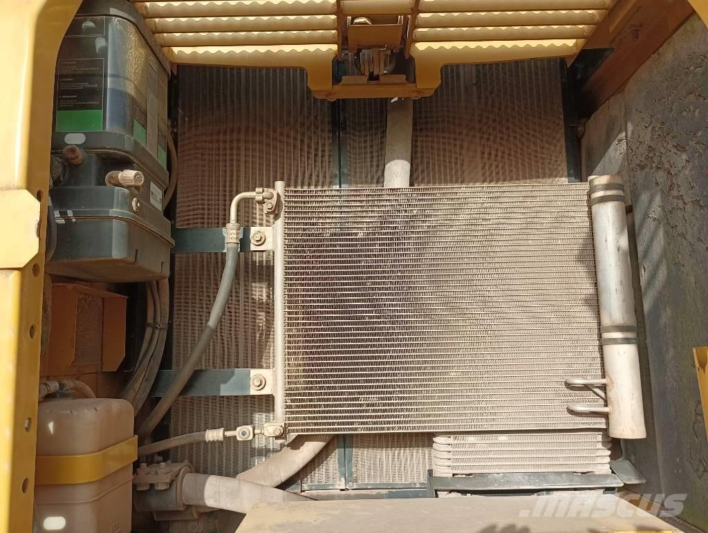 Komatsu PC 210 LC-8 Bagri goseničarji