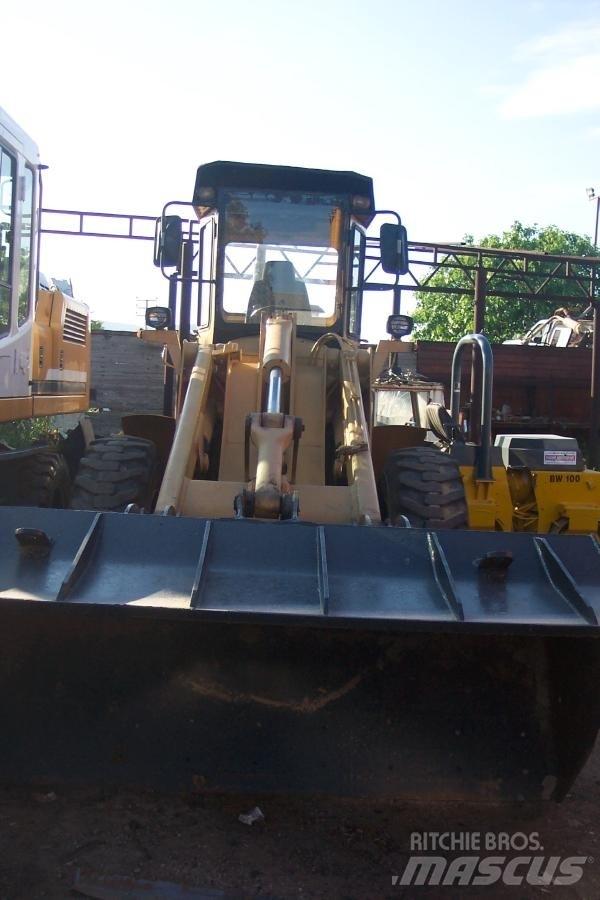 John Deere 544 BJ Kolesni nakladalci